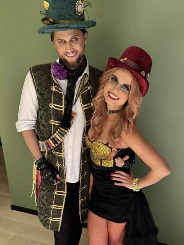 Alice Imedemaal kostüümid