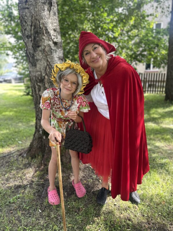 Vanaema ja Punamütsike