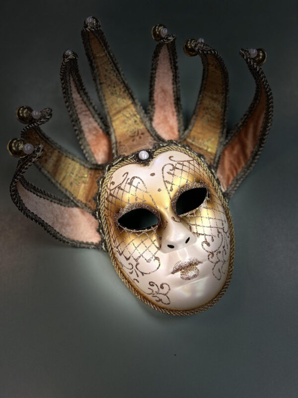 Veneetsia mask kellukestega1
