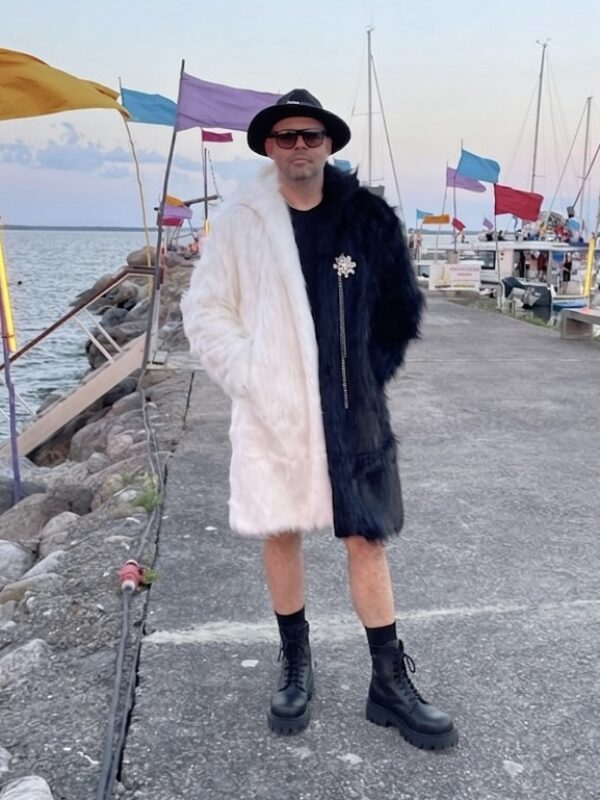 festivali meeste kasukas